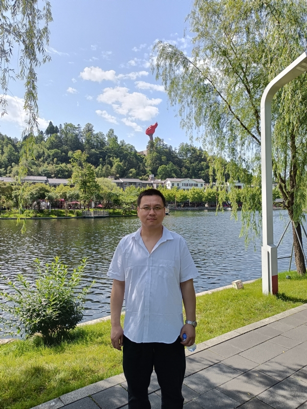 风雨相伴的第一张照片--河北父母相亲团